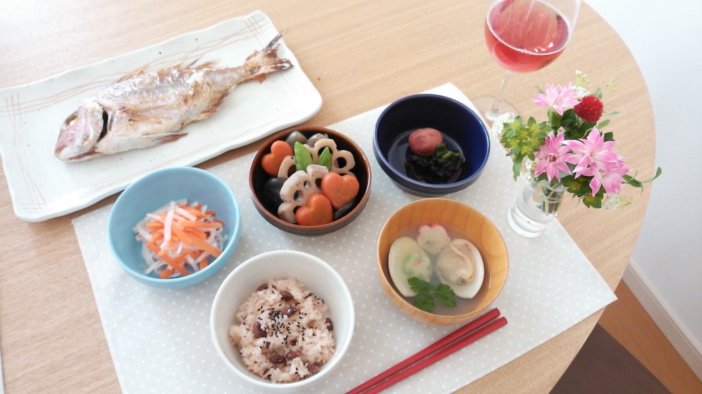 赤ちゃんの初めての行事「お七夜」
祝い方やお祝い膳について